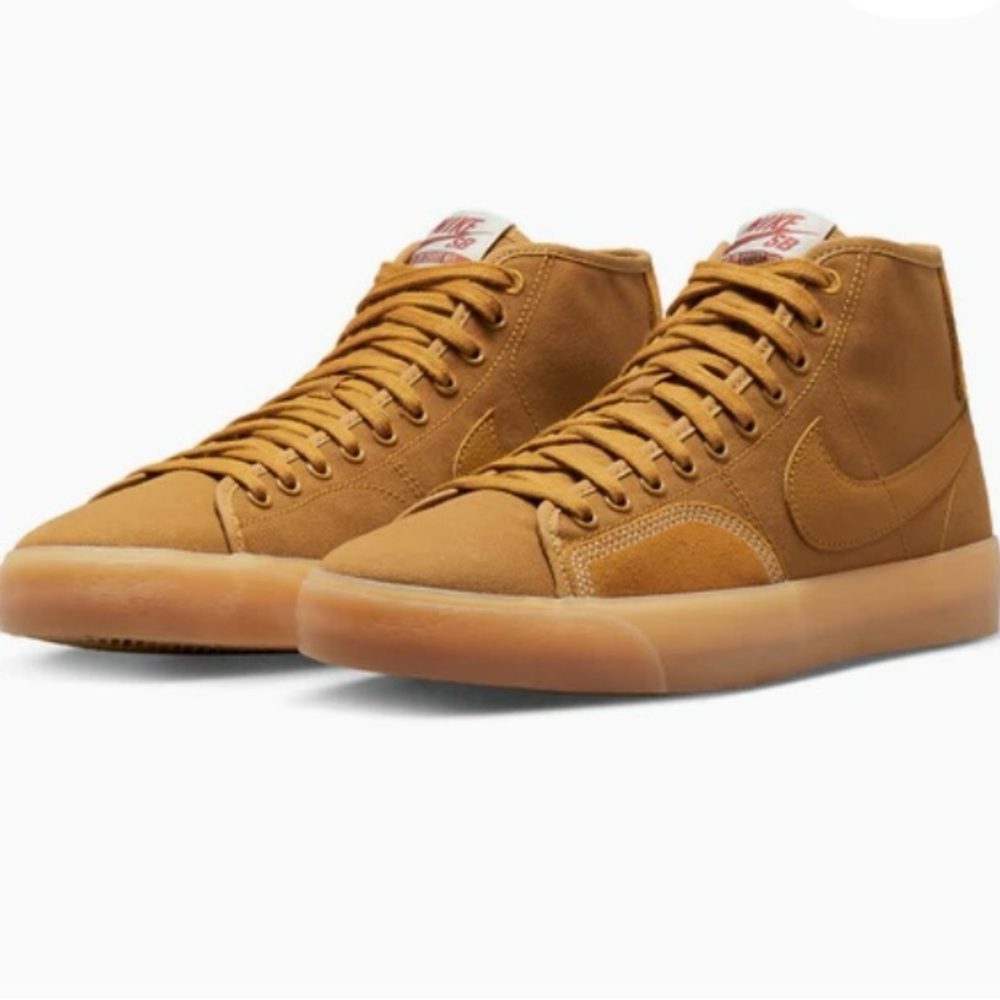 NIKE SB Blazer Court Mid Premium Skate Shoes
Size 6 (M)